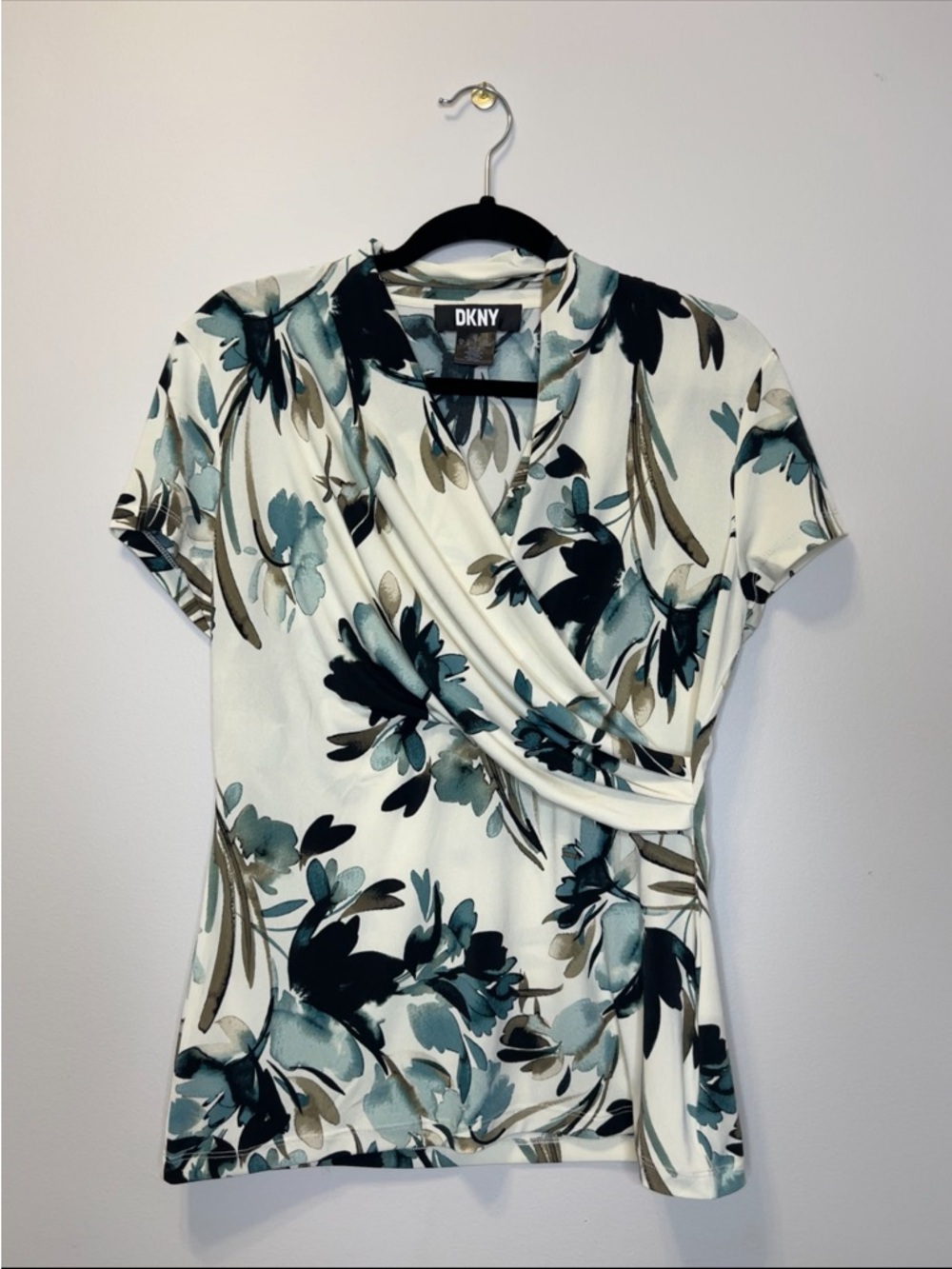 DKNY Watercolor Floral Faux Wrap Short Sleeve Dressy Office Top size Medium - Picture 2 of 9